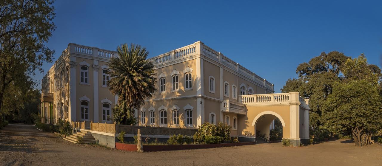 ホテルRoyal Oasis Wankaner エクステリア 写真